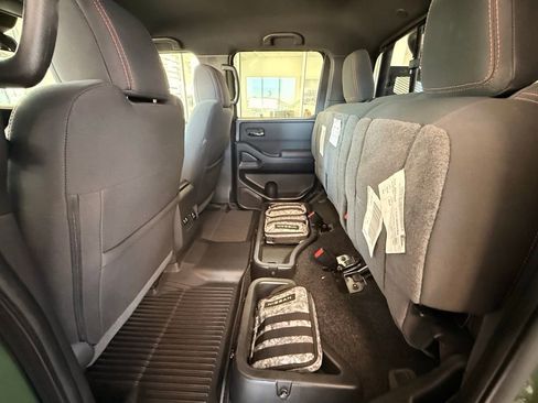 Used 2022 Nissan Frontier PRO-4X image 22