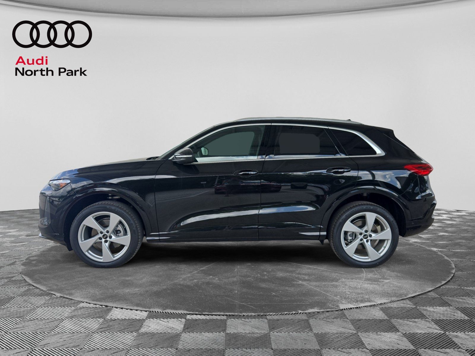 New 2026 Audi Q5 Premium Plus AWD/4WD image 2