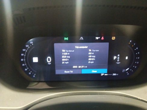 Used 2022 Volvo XC60 B5 Momentum AWD/4WD image 4