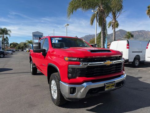 Used 2024 Chevrolet Silverado 3500 LT w/ Convenience Package image 2