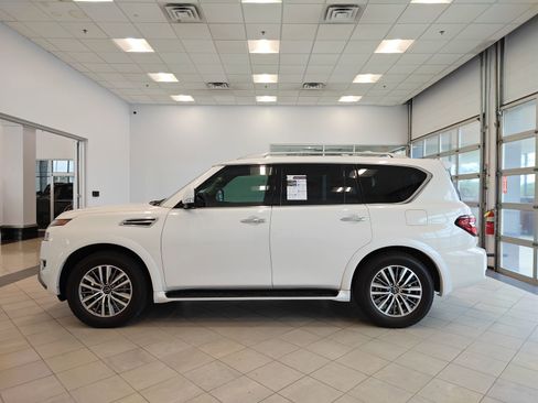 Used 2024 Nissan Armada SL w/ Captain's Chairs Package AWD/4WD image 6