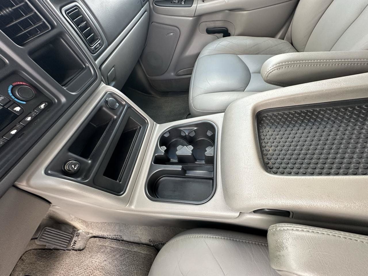 Used 2004 Chevrolet Tahoe LT w/ LT Preferred Equipment Group AWD/4WD image 89