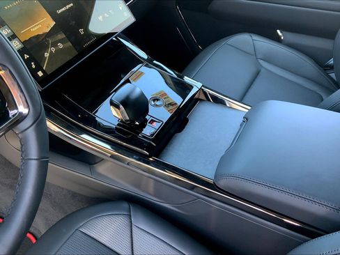 New 2025 Land Rover Range Rover Sport SV Edition Two image 10