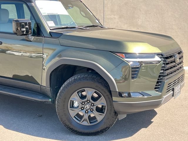 Used 2025 Lexus GX 550 AWD/4WD image 2