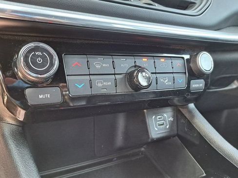 Used 2023 Jeep Compass High Altitude w/ Driver Assist Group I AWD/4WD image 18