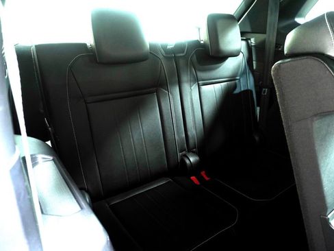 Certified 2023 Volkswagen Tiguan SE R-Line FWD image 7