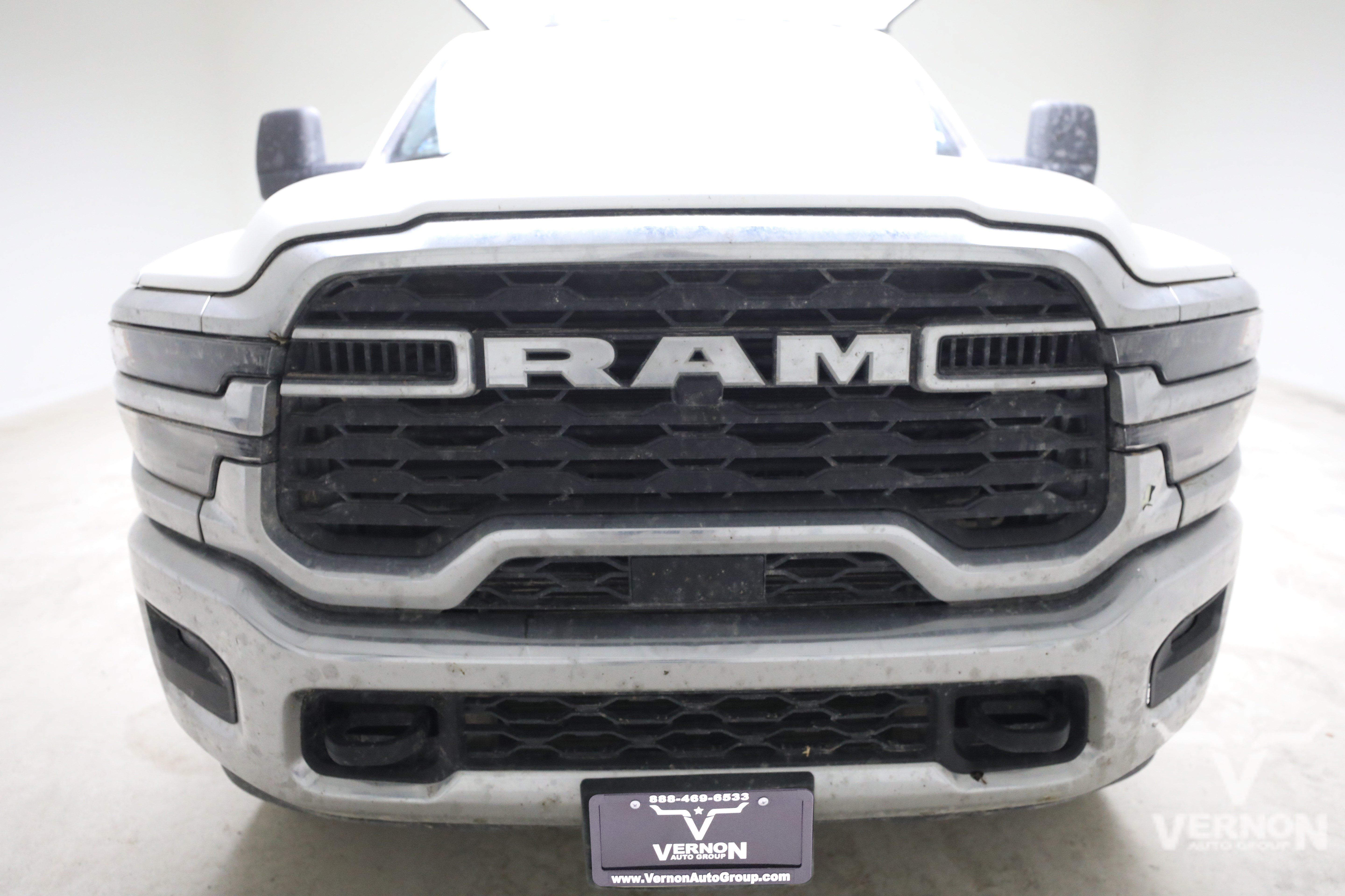 Used 2025 RAM 2500 Tradesman w/ Chrome Appearance Group AWD/4WD image 8