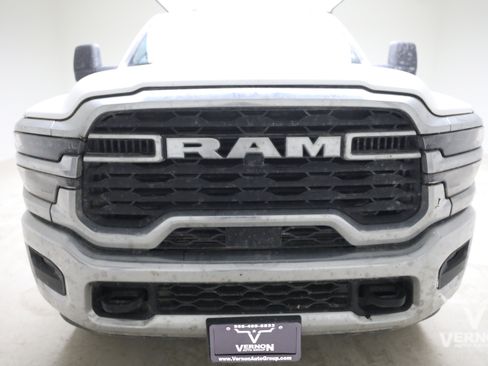 Used 2025 RAM 2500 Tradesman w/ Chrome Appearance Group AWD/4WD image 8