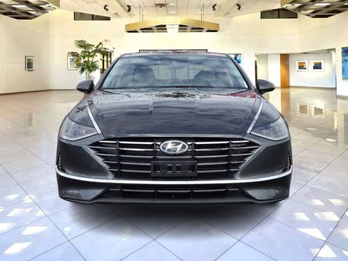 Used 2023 Hyundai Sonata SE image 2