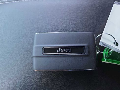 New 2025 Jeep Grand Cherokee Laredo X w/ Luxury Tech Group I image 34