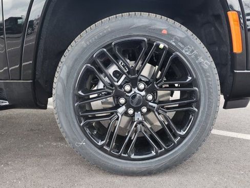 New 2025 Jeep Wagoneer Series II w/ Convenience Group I image 15