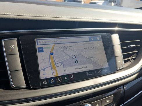 Used 2024 Buick Enclave Premium image 17