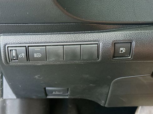 Used 2023 Toyota Corolla LE w/ Carpet Mat Package (TMS) FWD image 16
