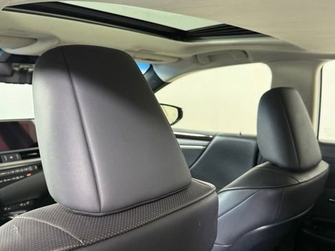 Used 2019 Lexus ES 300h w/ Premium Package FWD image 26