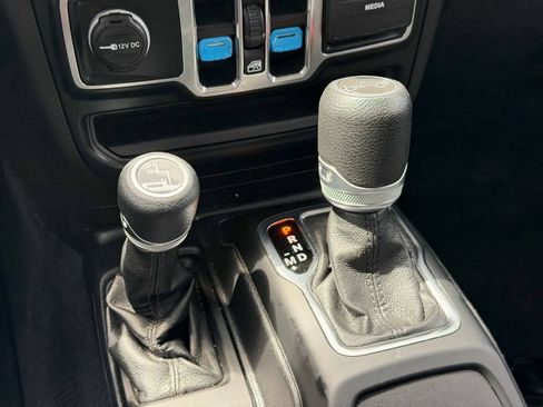 Used 2019 Jeep Wrangler Unlimited Sport S AWD/4WD image 31