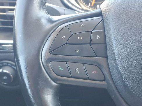 Used 2021 Jeep Cherokee Trailhawk w/ Sun, Sound & Nav Group image 39