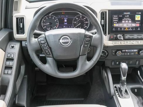 Used 2025 Nissan Frontier SV w/ SV Convenience Package AWD/4WD image 19