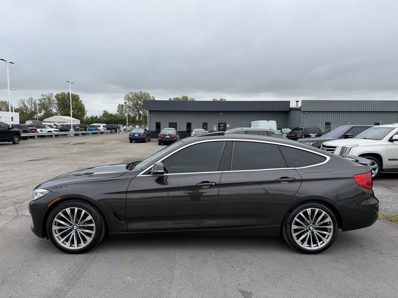 Used 2017 BMW 330i Gran Turismo xDrive AWD/4WD image 6