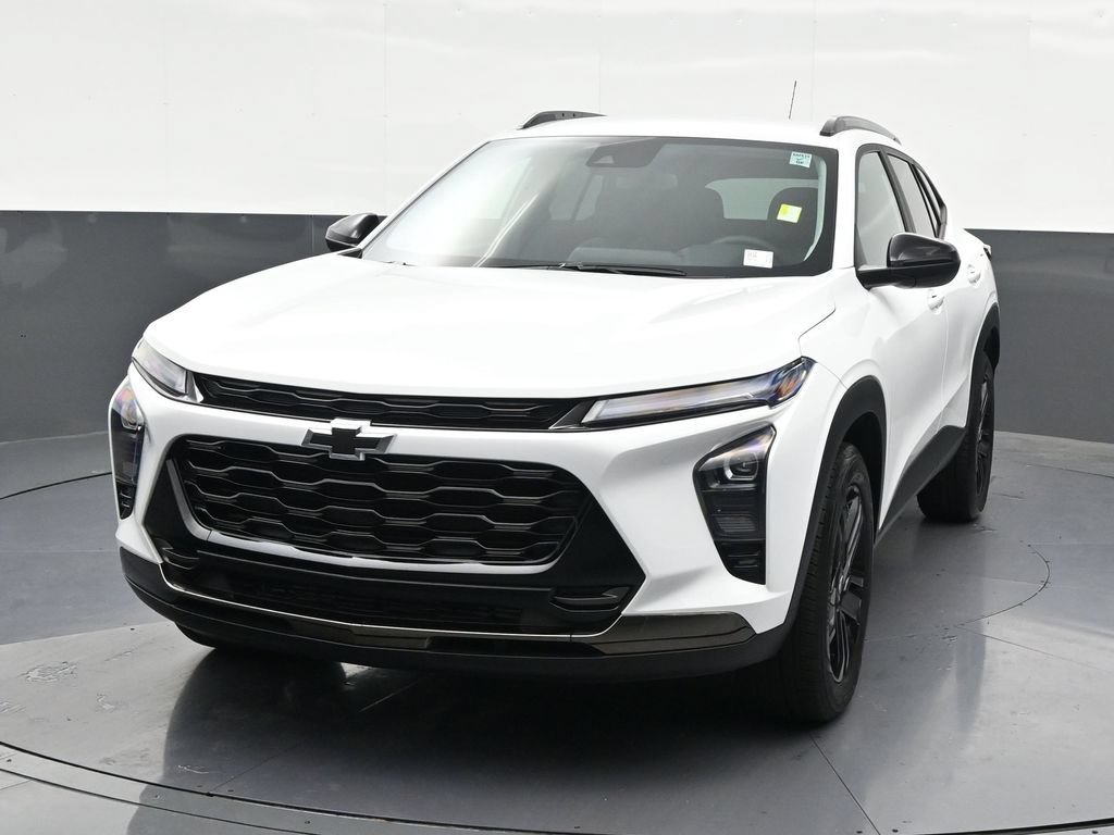 Used 2025 Chevrolet Trax ACTIV FWD image 9