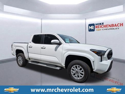 Used 2025 Toyota Tacoma SR5 AWD/4WD image 1