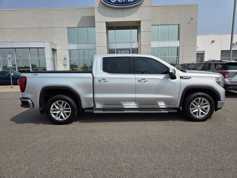 Used 2019 GMC Sierra 1500 SLT w/ SLT Premium Plus Package AWD/4WD image 8