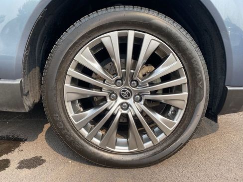 Used 2021 Toyota Venza Limited w/ Advanced Technology Package image 34