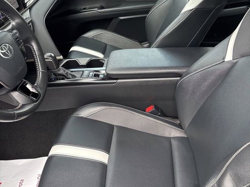 Used 2025 Toyota Camry SE image 19