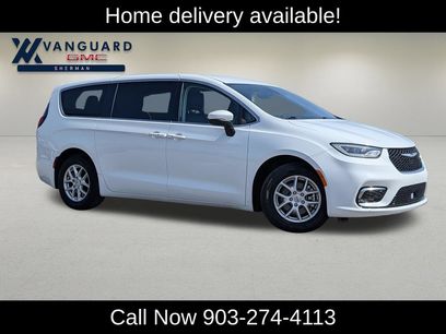 Used 2023 Chrysler Pacifica Touring-L