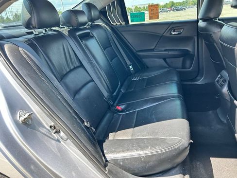 Used 2017 Honda Accord EX image 15