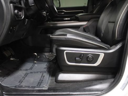 Used 2023 RAM 1500 Laramie AWD/4WD image 16