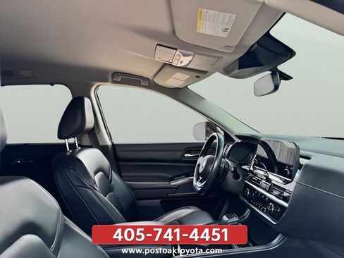 Used 2022 Nissan Pathfinder SL AWD/4WD image 23
