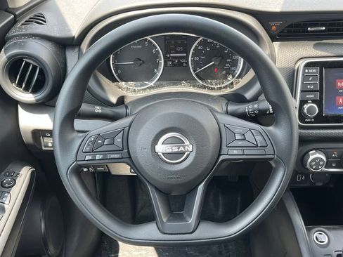 New 2025 Nissan Kicks Play S image 20