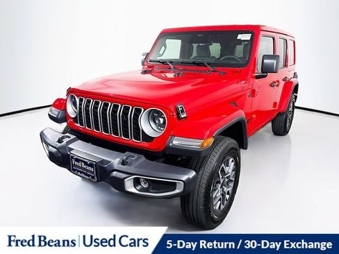 Used 2026 Jeep Wrangler Unlimited Sahara AWD/4WD image 3