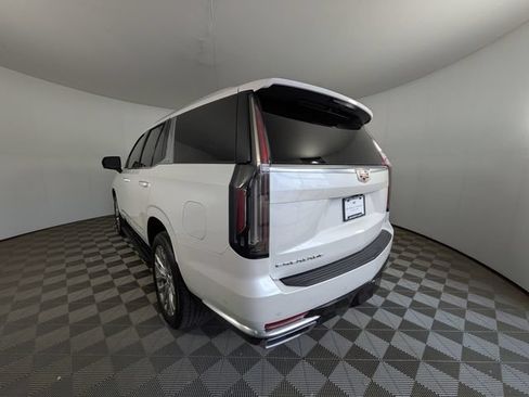Used 2021 Cadillac Escalade Premium Luxury AWD/4WD image 13