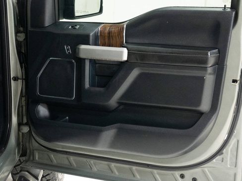 Used 2019 Ford F150 Lariat AWD/4WD image 23