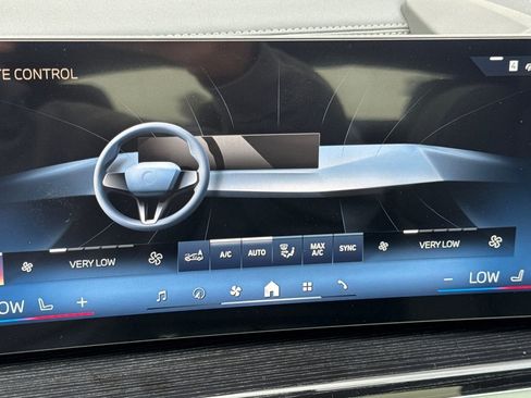 New 2026 BMW X6 xDrive40i w/ Premium Package image 24