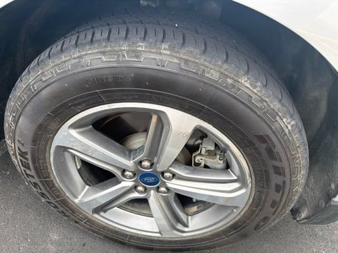 Used 2019 Ford Edge SEL w/ Equipment Group 201A AWD/4WD image 5