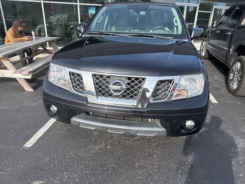 Used 2015 Nissan Frontier SV w/ SV Value Truck Package image 5
