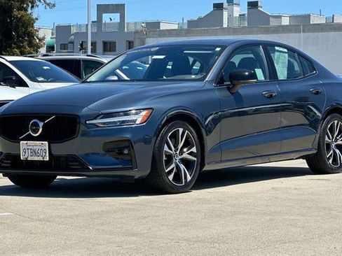 Certified 2025 Volvo S60 B5 Plus FWD image 7