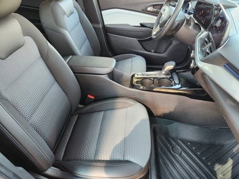 Used 2025 Chevrolet Trax LT w/ Driver Confidence Package image 20