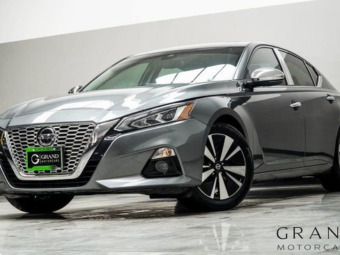 Used 2022 Nissan Altima 2.5 SL image 1