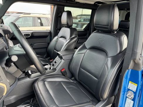 Used 2025 Ford Bronco Badlands image 12