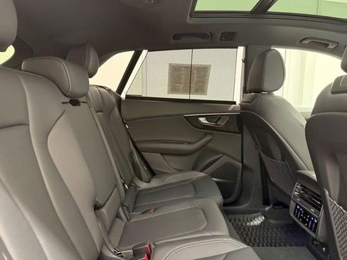 Used 2025 Audi Q8 Premium Plus w/ Premium Plus Package image 8
