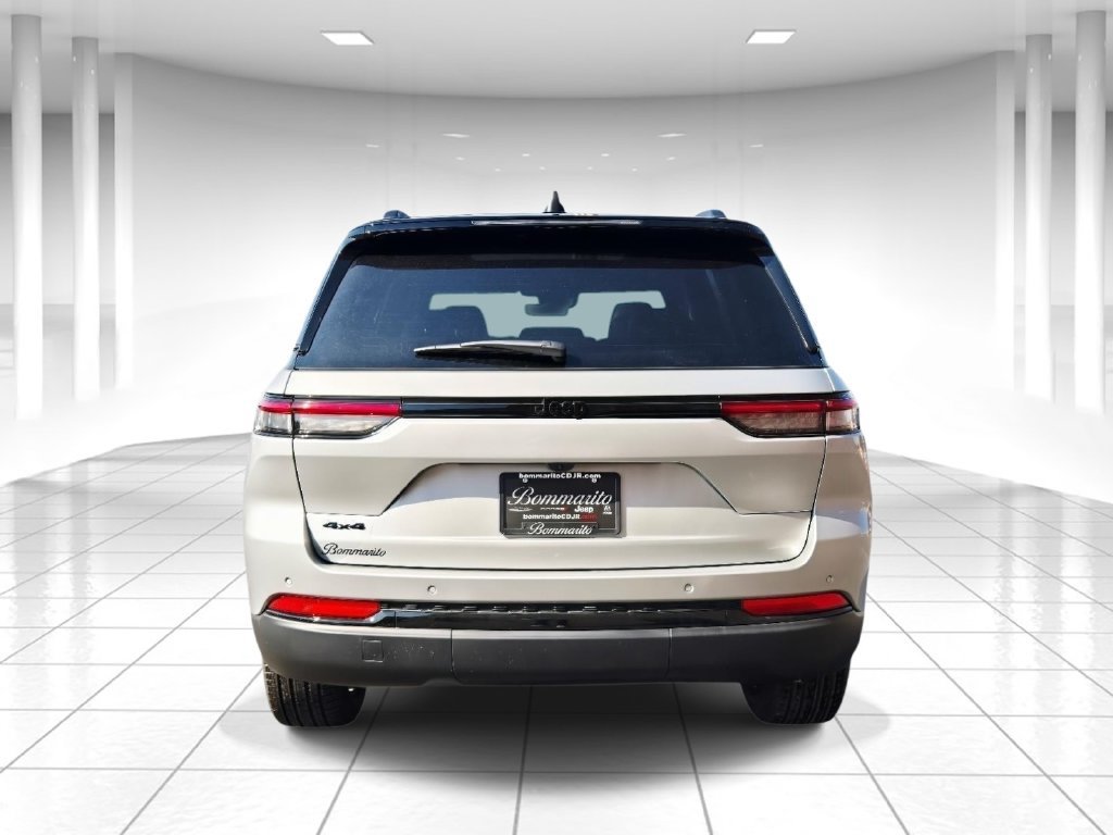Certified 2025 Jeep Grand Cherokee Limited AWD/4WD image 4