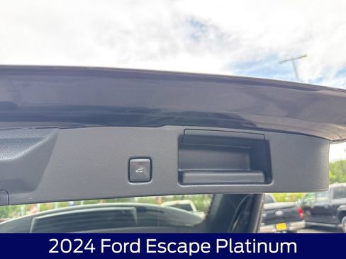 Used 2024 Ford Escape Platinum AWD/4WD image 17