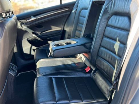 Used 2016 Volkswagen Golf 4-Door image 27