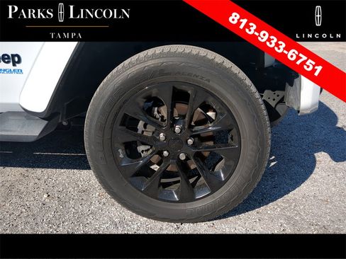 Used 2021 Jeep Wrangler Unlimited Sahara image 9