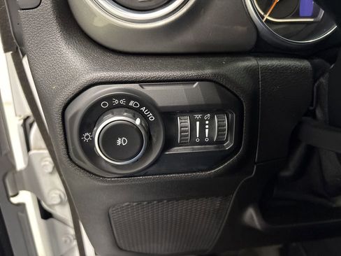 Used 2019 Jeep Wrangler Unlimited Sahara w/ Cold Weather Group image 21