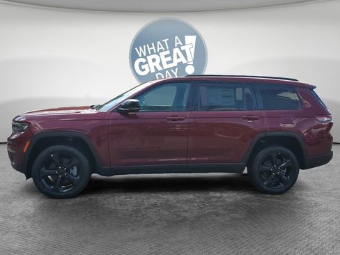 New 2025 Jeep Grand Cherokee L Limited w/ Black Appearance Package AWD/4WD image 7