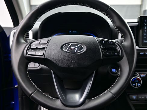 Certified 2025 Hyundai Venue Limited image 23